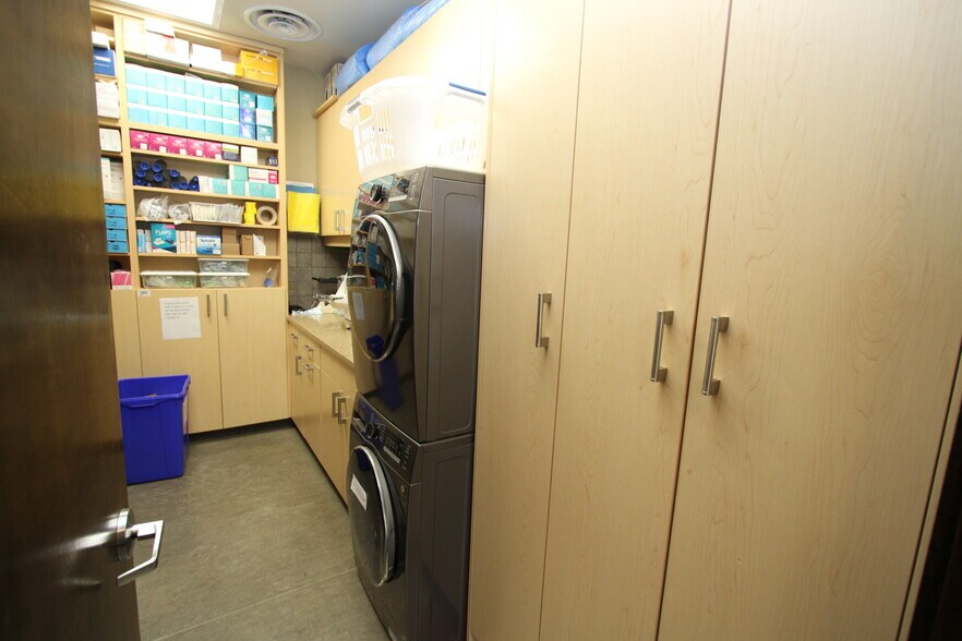 More Photos Of 5212 48 St, Red Deer Office For Lease