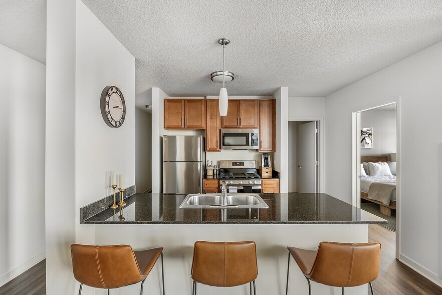 More Photos Of 555 W Kinzie St, Chicago Apartments For Lease