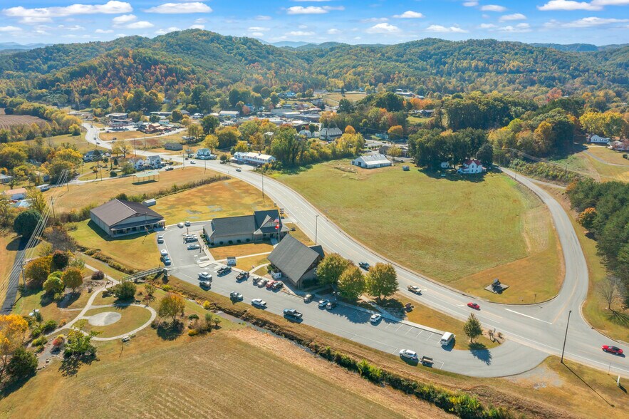 More Photos Of 128 Bank St, Tellico Plains Restaurant For Sale