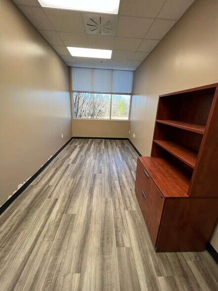 More Photos Of 2315 W Arbors Dr, Charlotte Medical For Lease