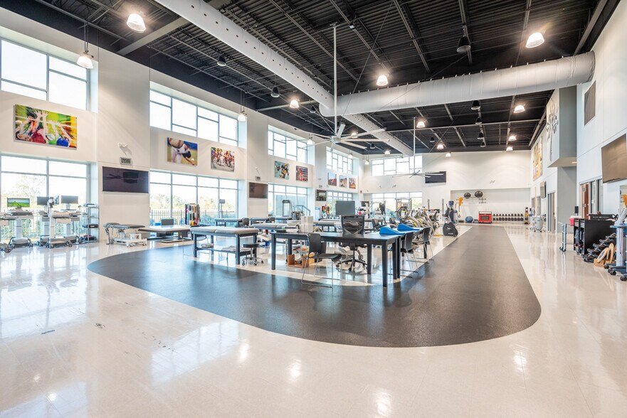 More Photos Of 225 Tomlinson Dr, Starkville Medical For Sale