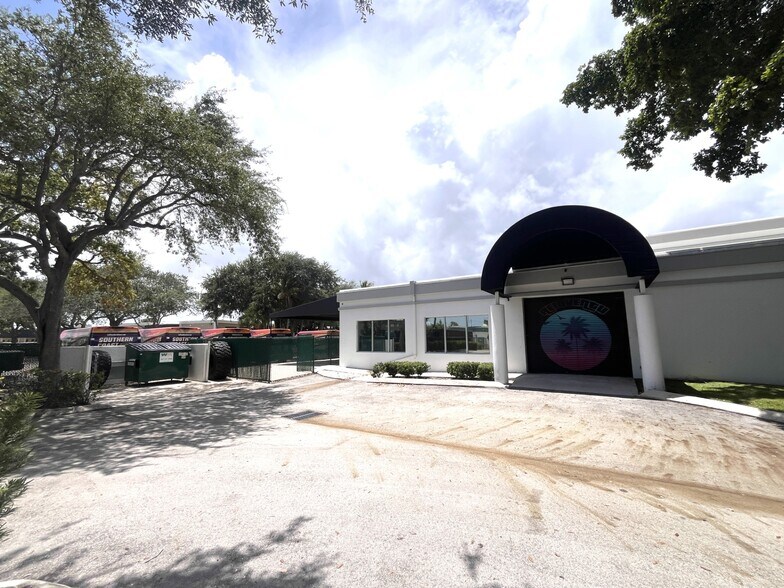 More Photos Of 170 NW 20th St, Boca Raton Freestanding For Lease
