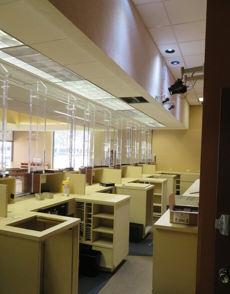 More Photos Of 300 E Dania Beach Blvd, Dania Bank For Lease