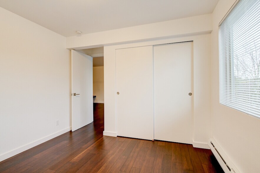 More Photos Of 2401 NW 63rd St, Seattle Apartments For Sale