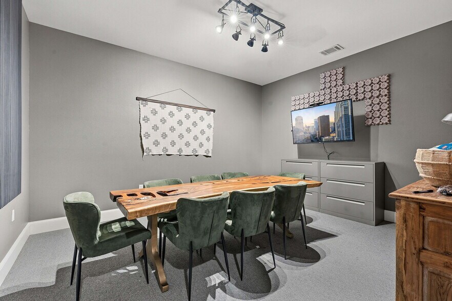 More Photos Of 5901 Old Fredericksburg Rd, Austin Office For Sale