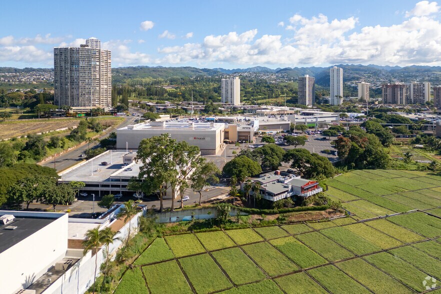 More Photos Of 98-1005 Moanalua Rd, Aiea Department Store For Lease