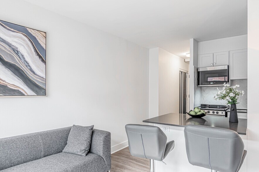 More Photos Of 105 Rue Milton, Montréal Apartments For Sale