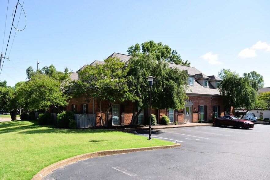 Primary Photo Of 6555 Stage Rd, Memphis Medical For Sale