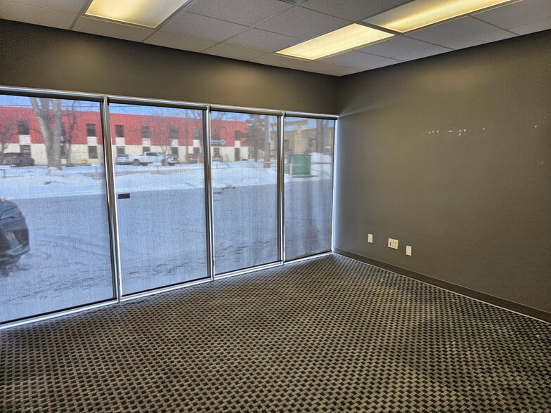 More Photos Of 9333 37 Av NW, Edmonton Flex For Lease