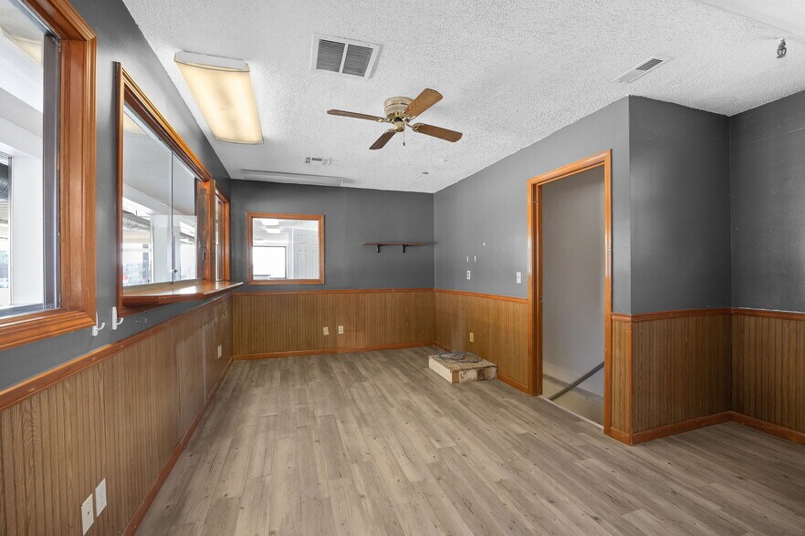 More Photos Of 1710 S Belt Hwy, Saint Joseph Auto Dealership For Sale
