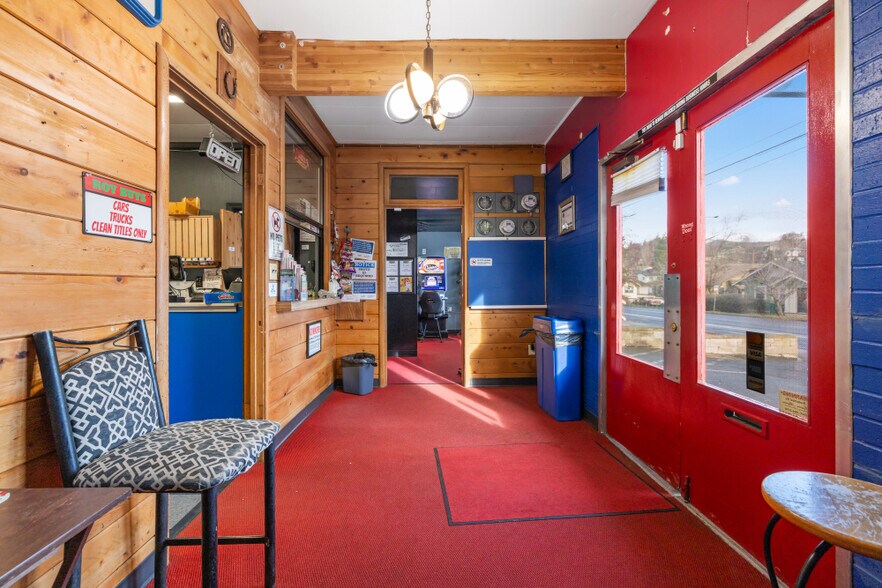 More Photos Of 1414 Oregon Ave, Klamath Falls Office For Sale