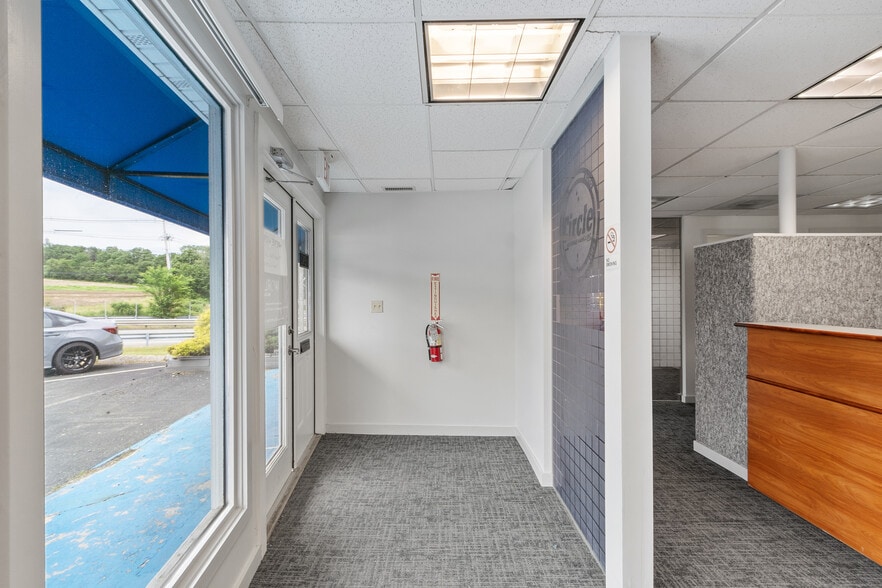 More Photos Of 247 Newbury St, Danvers Office For Lease