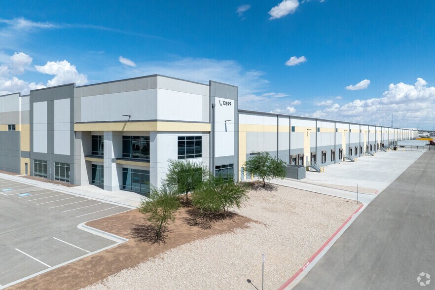 More Photos Of Gateway Blvd W, El Paso Unknown For Lease