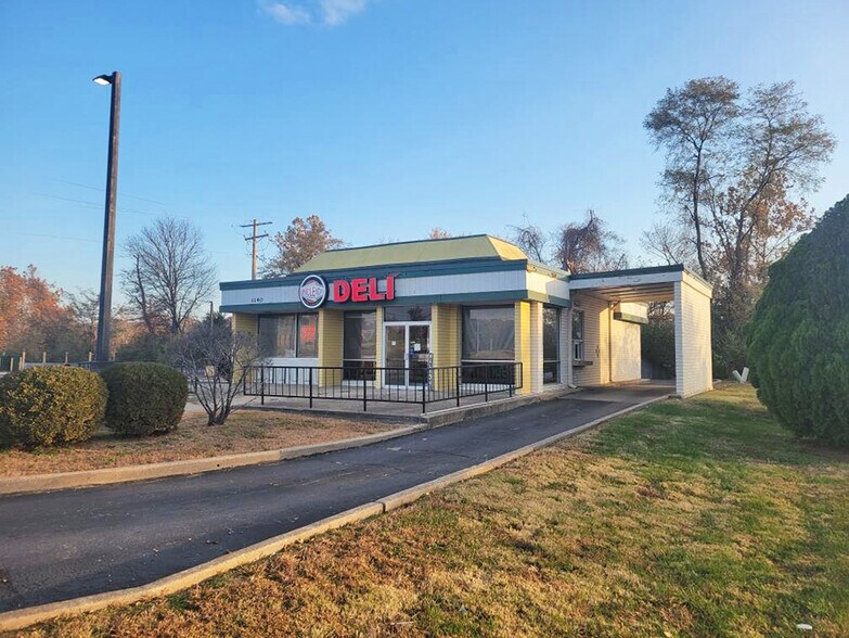 Primary Photo Of 1140 S Illinois St, Belleville Fast Food For Lease