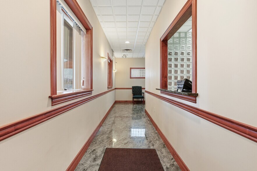 More Photos Of 381 N 9th Ave, Scranton Medical For Sale