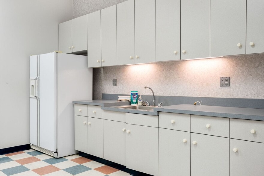 More Photos Of 2800 Diode Ln, Louisville Warehouse For Sale