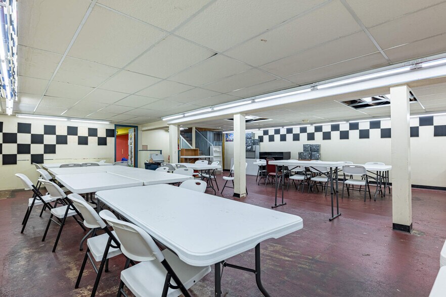 More Photos Of 13-15 W Main St, Fairborn Storefront For Sale