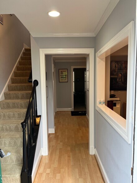 More Photos Of 10555 Metropolitan Ave, Kensington Medical For Sale