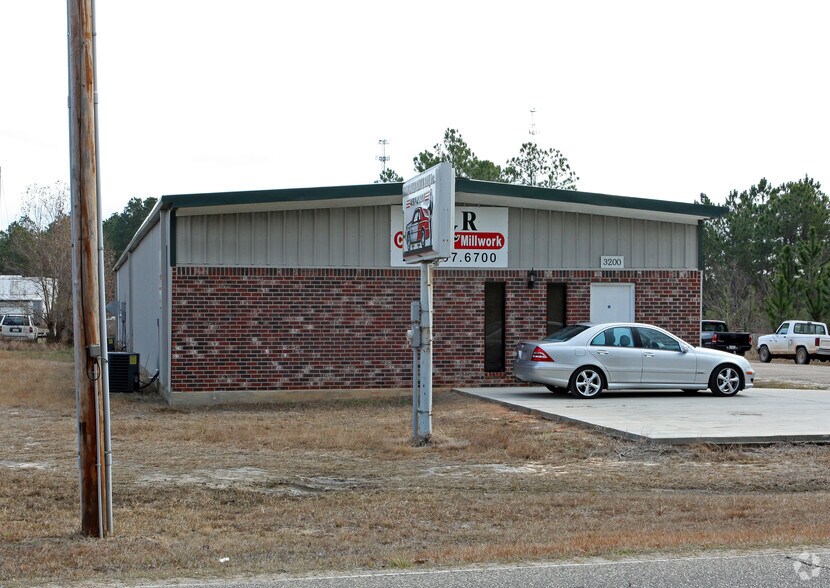 More Photos Of 3200 Dolphin Dr, Gautier Auto Repair For Sale