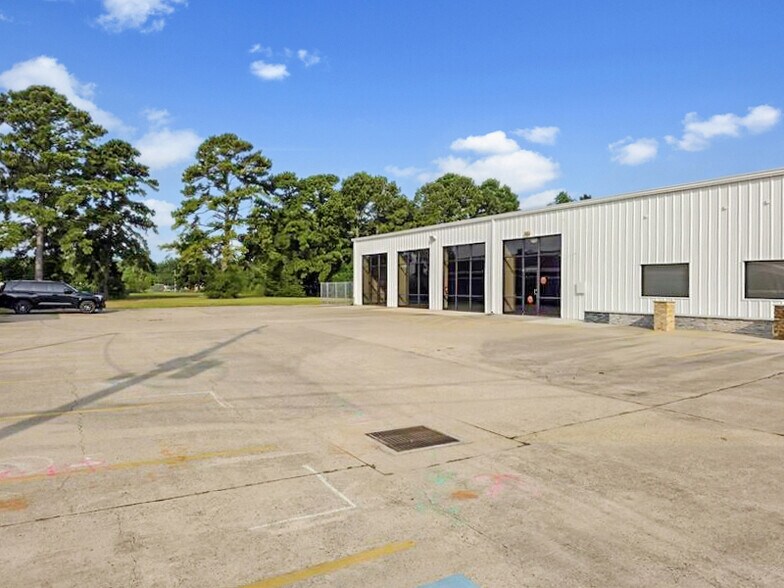 Primary Photo Of 18623 Kuykendahl Rd, Spring Auto Repair For Lease