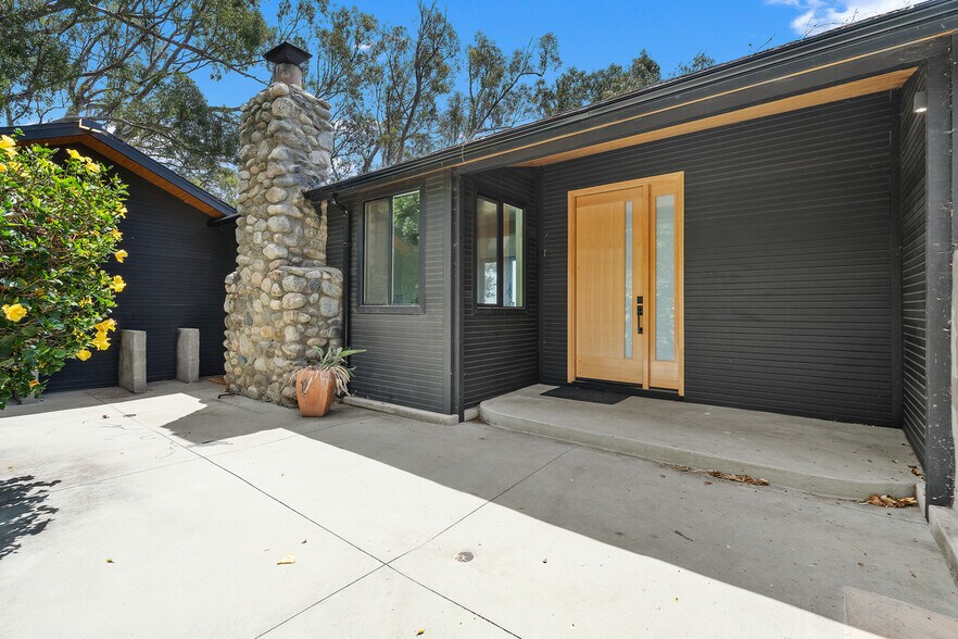 More Photos Of 27353 1/2 Pacific Coast Hwy, Malibu Apartments For Sale