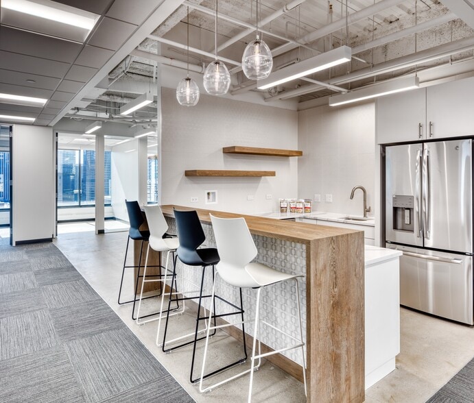 More Photos Of 1900 Grant St, Denver Office For Lease