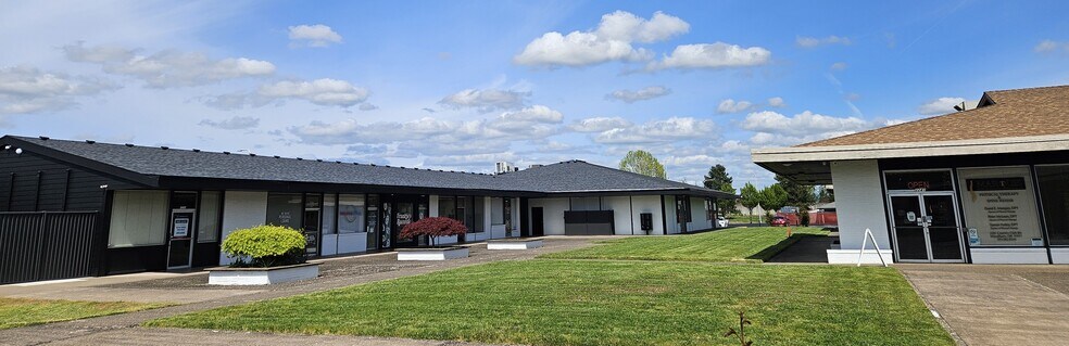 More Photos Of 2241-2247 Country Club Rd, Woodburn Unknown For Lease