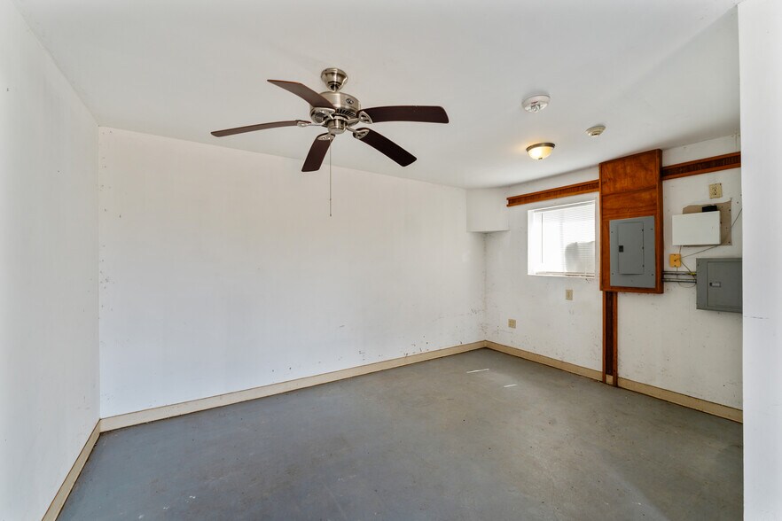 More Photos Of 1585 Patton Rd, Rosenberg Service For Sale