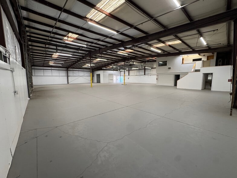 More Photos Of 1711 E Jackson St, Phoenix Warehouse For Lease