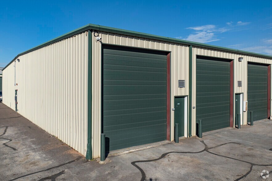 More Photos Of 6232 Beach St, Denver Warehouse For Lease
