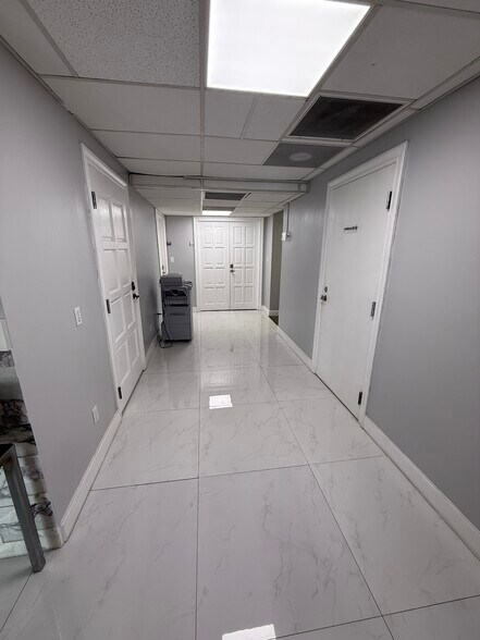 More Photos Of , Palm Harbor General Retail For Lease