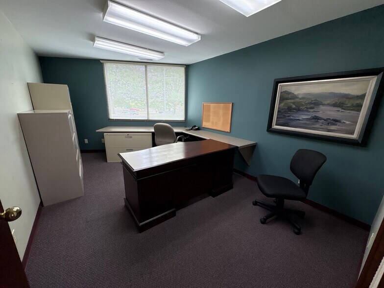 More Photos Of 1425 Sagamore Parkway N, Lafayette Office For Lease