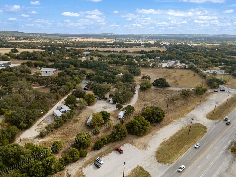 More Photos Of 930 N School St, Boerne Office For Sale