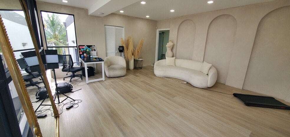 More Photos Of 2100 NW 93rd Ave, Miami Warehouse For Sale