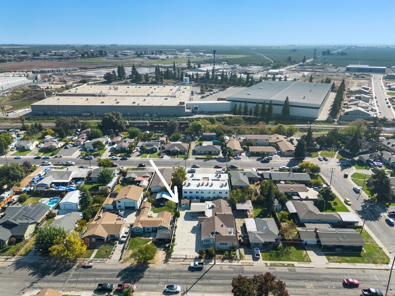 More Photos Of 431 W J St, Oakdale Assisted Living For Sale