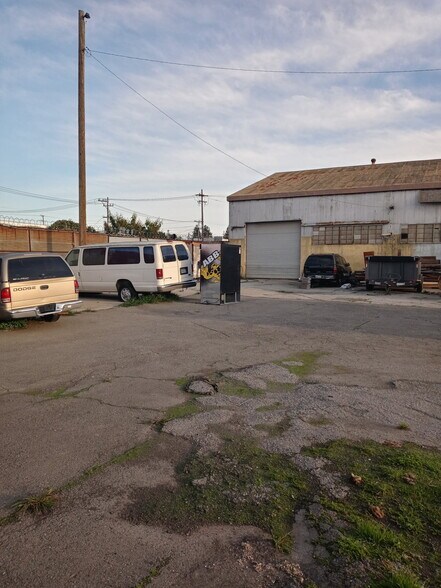 More Photos Of 801 100th Ave, Oakland Warehouse For Sale