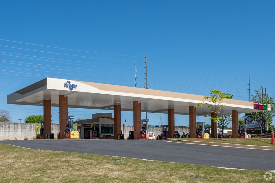 More Photos Of 2100 Roswell Rd, Marietta Unknown For Lease