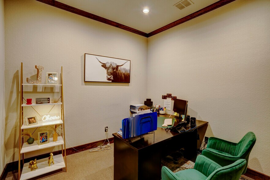 More Photos Of 9125 Belshire Dr, North Richland Hills Office For Lease