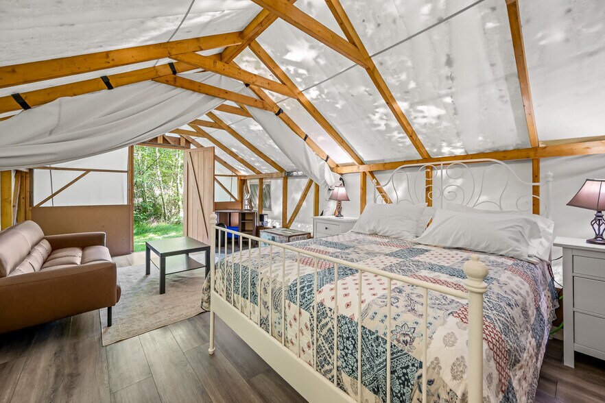 More Photos Of 1885 Central Rd, Hornby Island Land For Sale