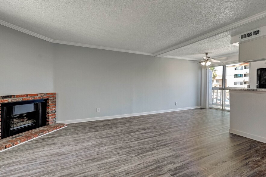 More Photos Of 18547 Saticoy St, Reseda Apartments For Sale