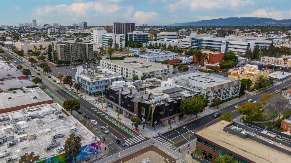 More Photos Of 1450 Cloverfield Blvd, Santa Monica Apartments For Lease