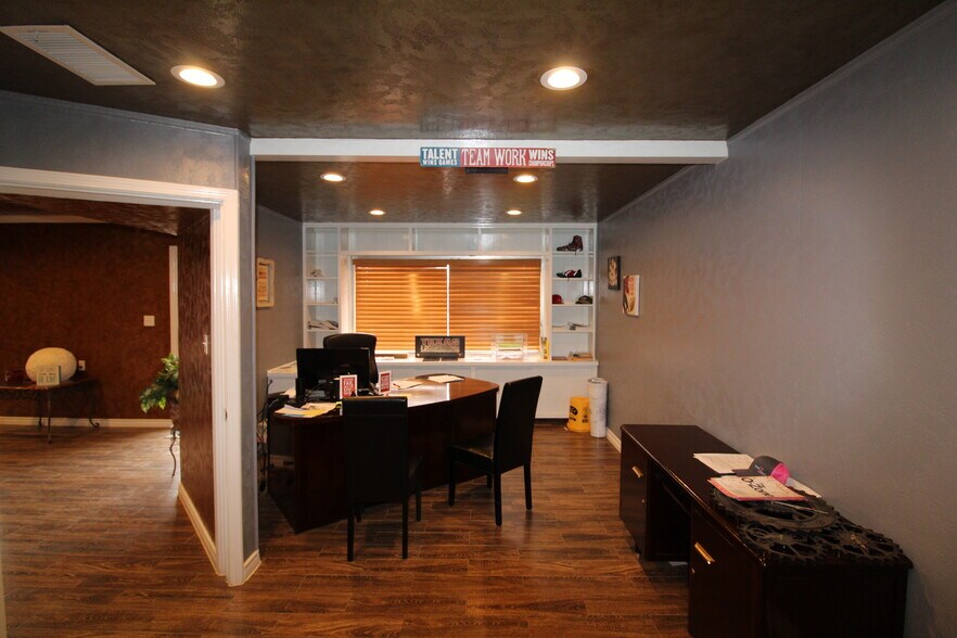 More Photos Of 1221 W University Blvd, Odessa Medical For Sale