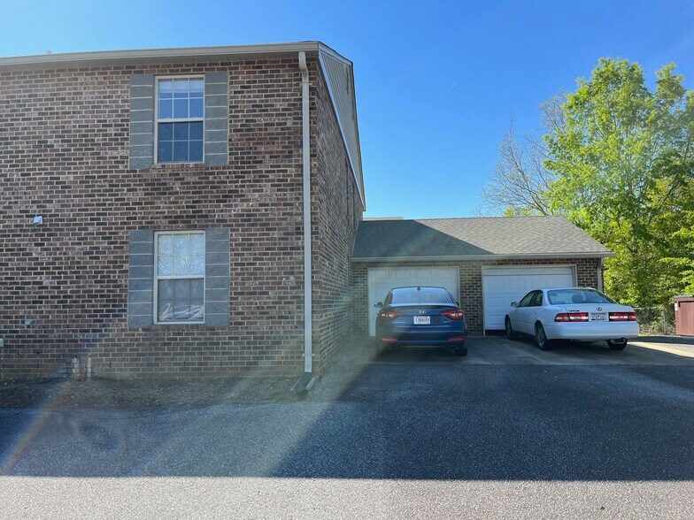 More Photos Of 21A Middleton Blvd, Williamston Apartments For Sale