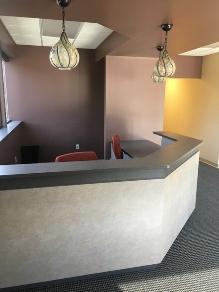 More Photos Of 3 Professional Dr, Alton Office For Lease