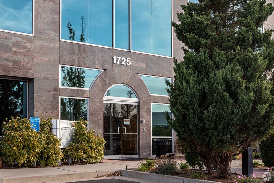 More Photos Of 1725 E 1450 S, Clearfield Coworking Space
