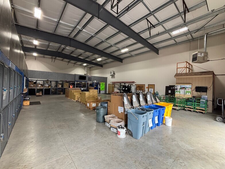 More Photos Of 3543 Steelhead Run Dr NE, Albany Warehouse For Lease