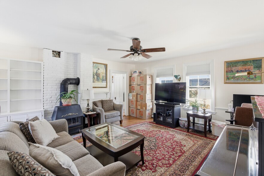 More Photos Of 247 Main St, Center Moriches Medical For Sale
