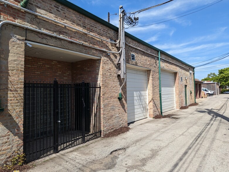 More Photos Of 4201-4203 N Milwaukee Ave, Chicago Storefront Retail Office For Lease