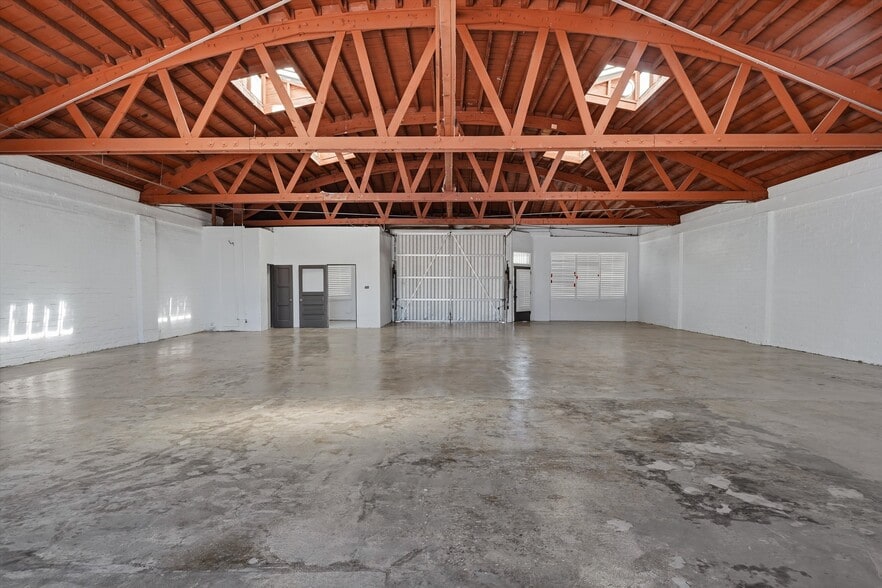 More Photos Of 11317 Atlantic Ave, Lynwood Warehouse For Sale