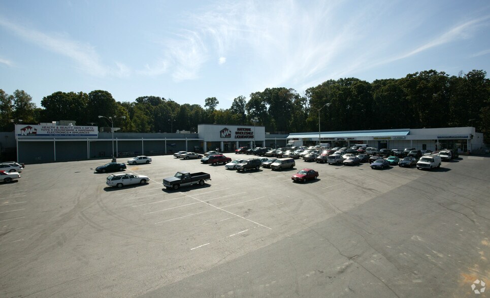 More Photos Of 1501-1535 University Blvd, Hyattsville Storefront For Lease